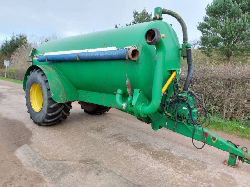 2500 Gallon Conor Tanker (088)