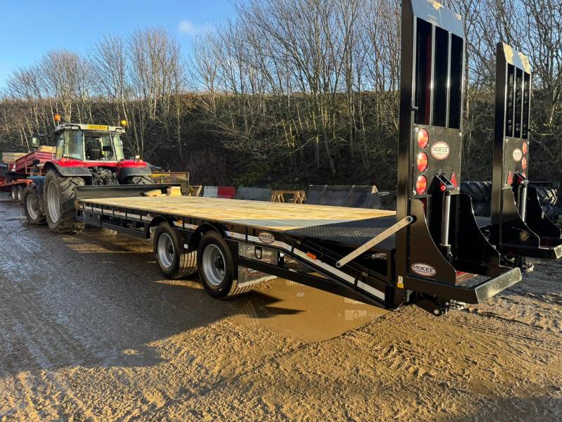 BRAND NEW IN STOCK NOW, MCKEE LOW LOADER (219)