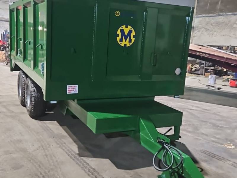 8 tonne NEW BODY mono trailer (224)